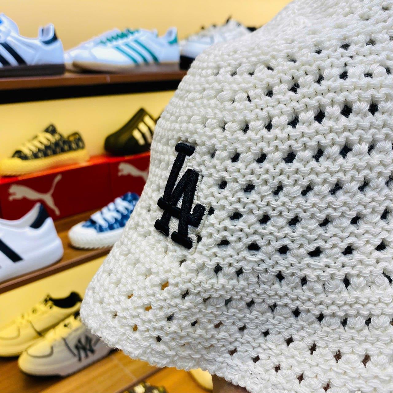 Giày thể thao, Balo thể thao, Nón thể thao, Thương hiệu giày nổi tiếng, Giày Adidas, Giày Nike, Balo Nike, Balo Adidas, Nón Nike, Nón Adidas