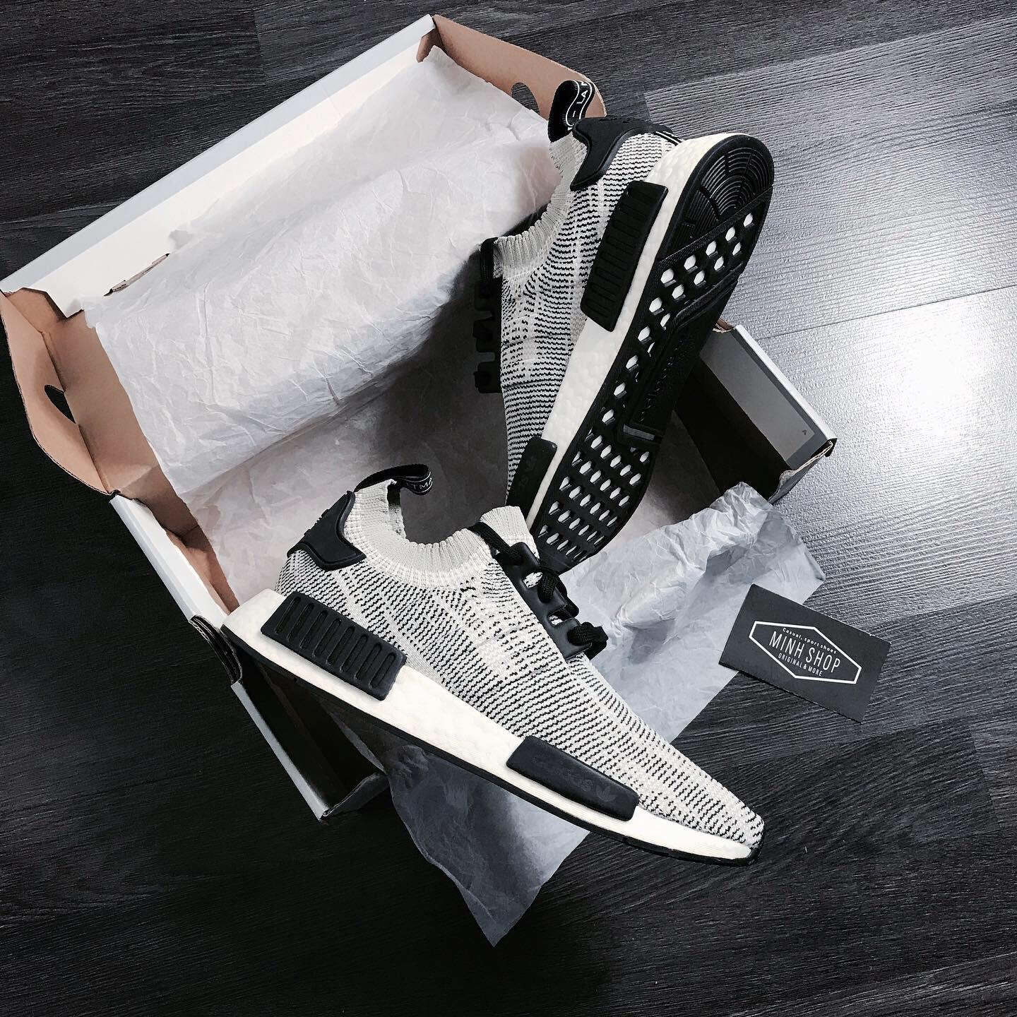 Adidas nmd on sale r1 primeknit oreo