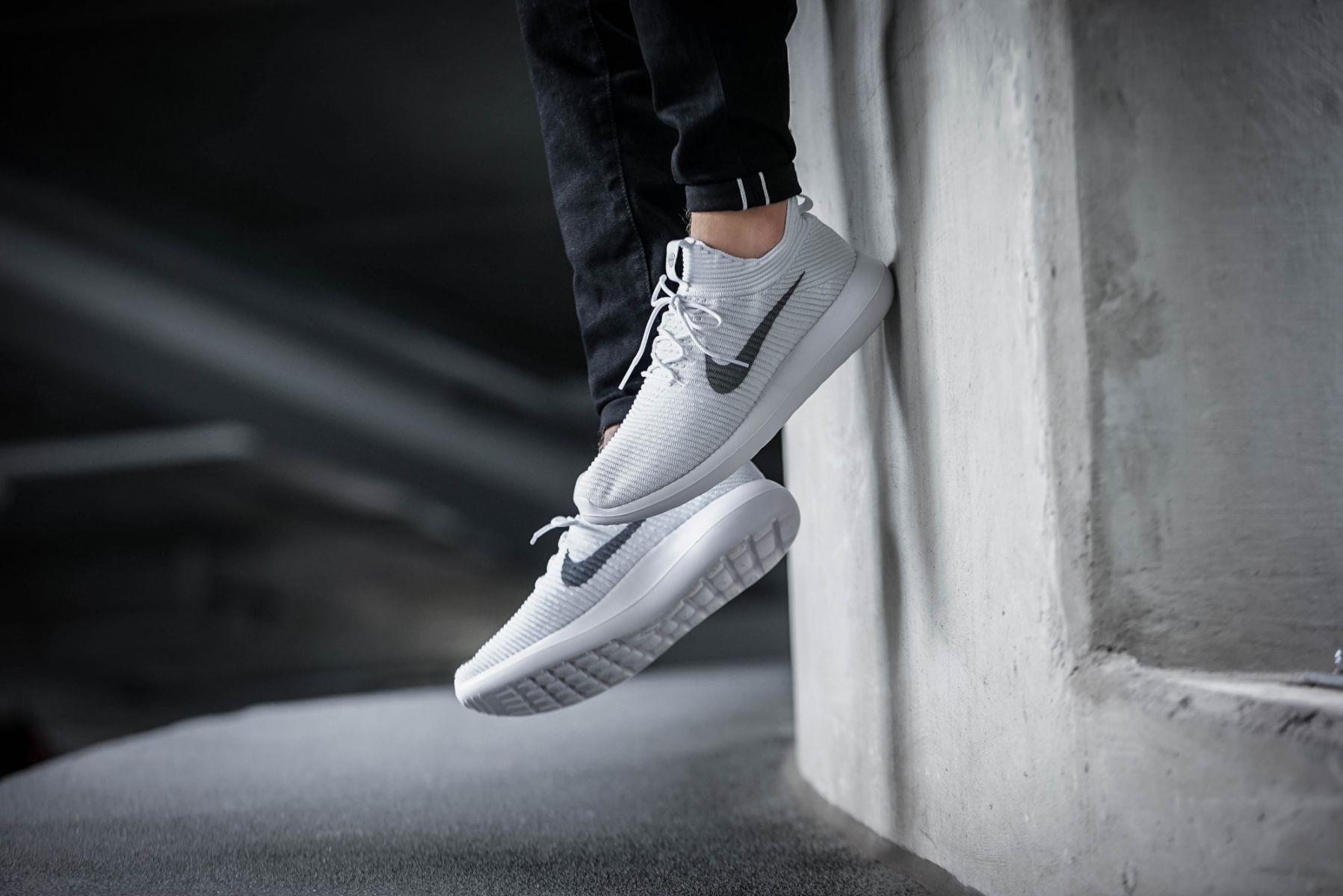  - Hàng Chính Hãng Nike Roshe Two triple white flyknit