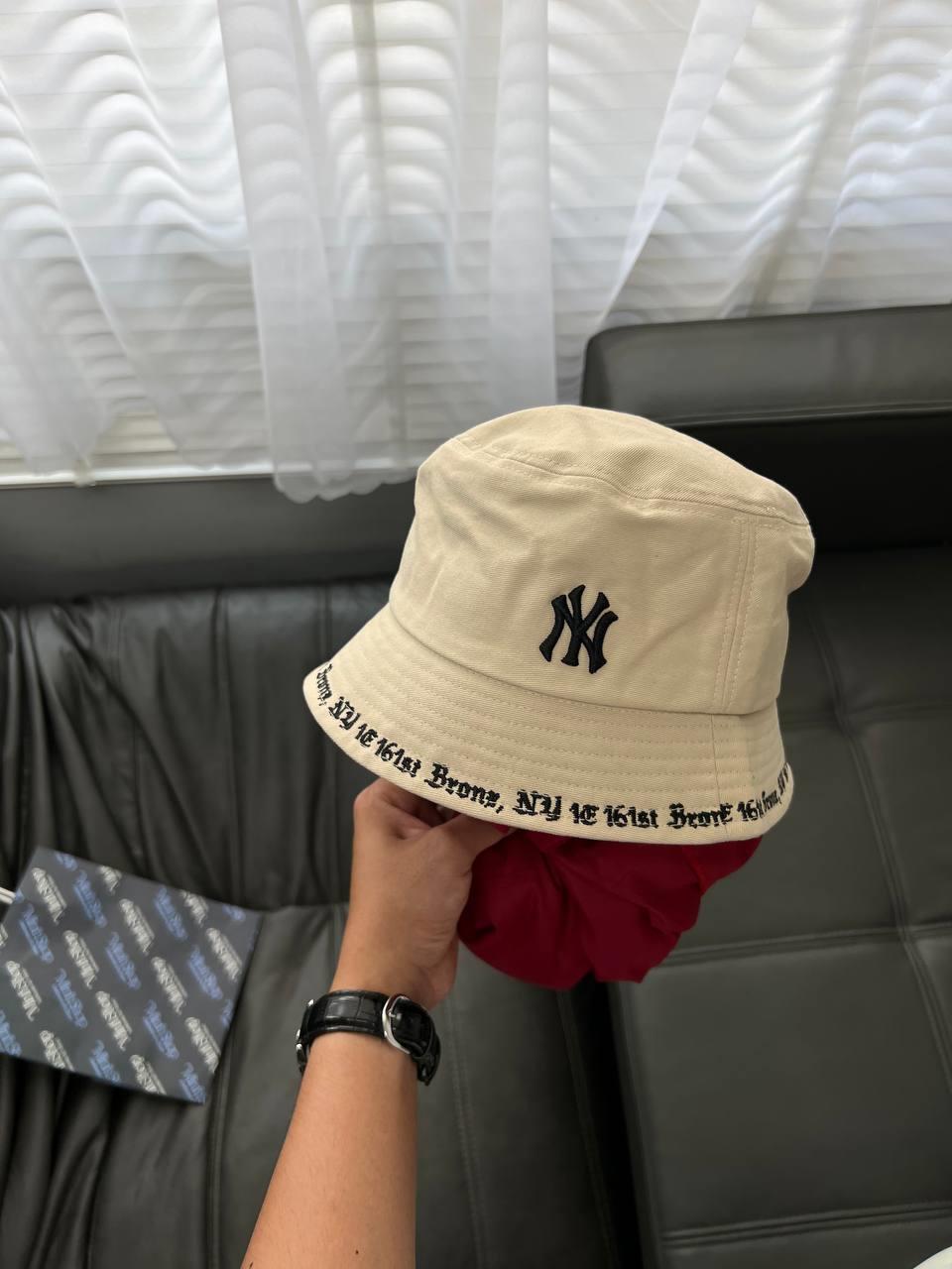  Nón MLB Bucket Hat Gothic New York Yankees Begie [O
