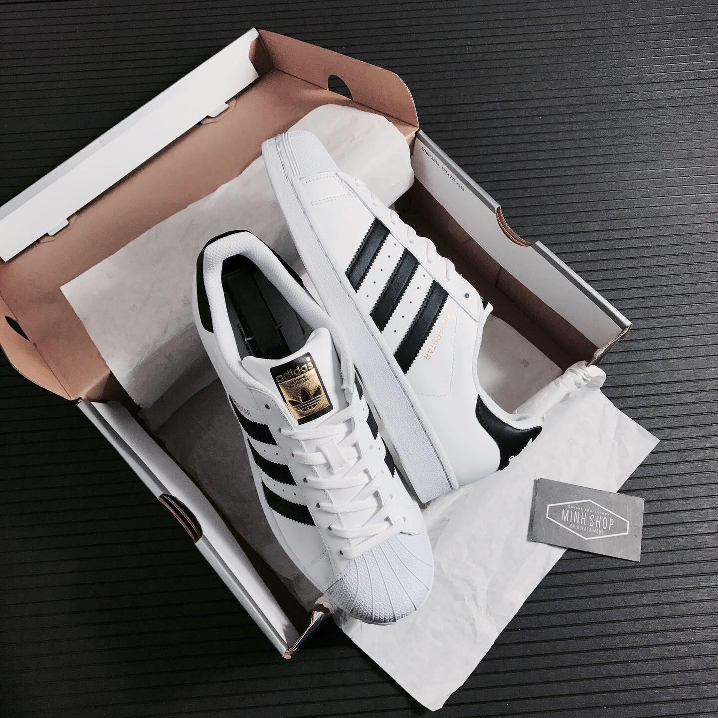 Giày adidas shop superstar gold stamp