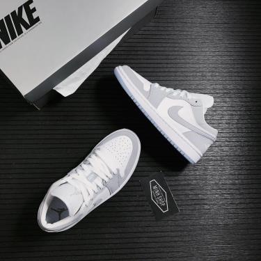Hàng Chính Hãng Nike Air Jordan 1 Low White/Grey 2021** Hàng Chính Hãng Nike Air Jordan 1 Low White/Grey 2021**