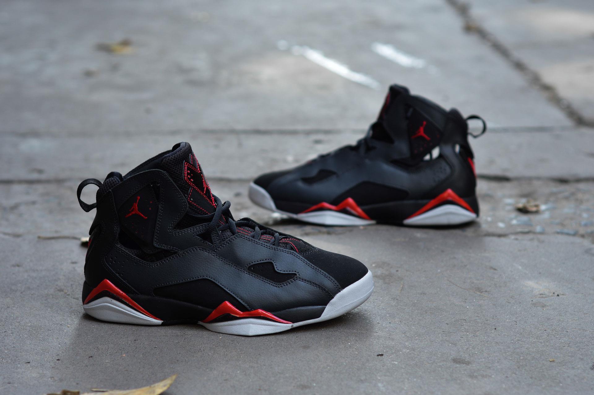 nike air flight bred