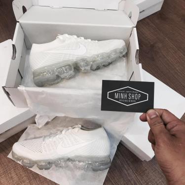 nike air vapormax flyknit triple white