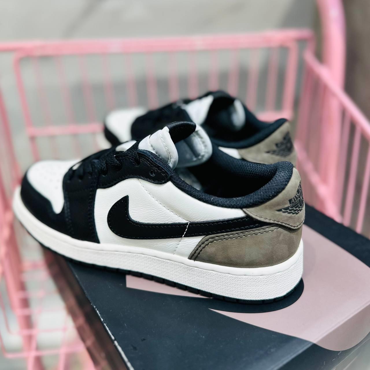 Giày thể thao, Balo thể thao, Nón thể thao, Thương hiệu giày nổi tiếng, Giày Adidas, Giày Nike, Balo Nike, Balo Adidas, Nón Nike, Nón Adidas