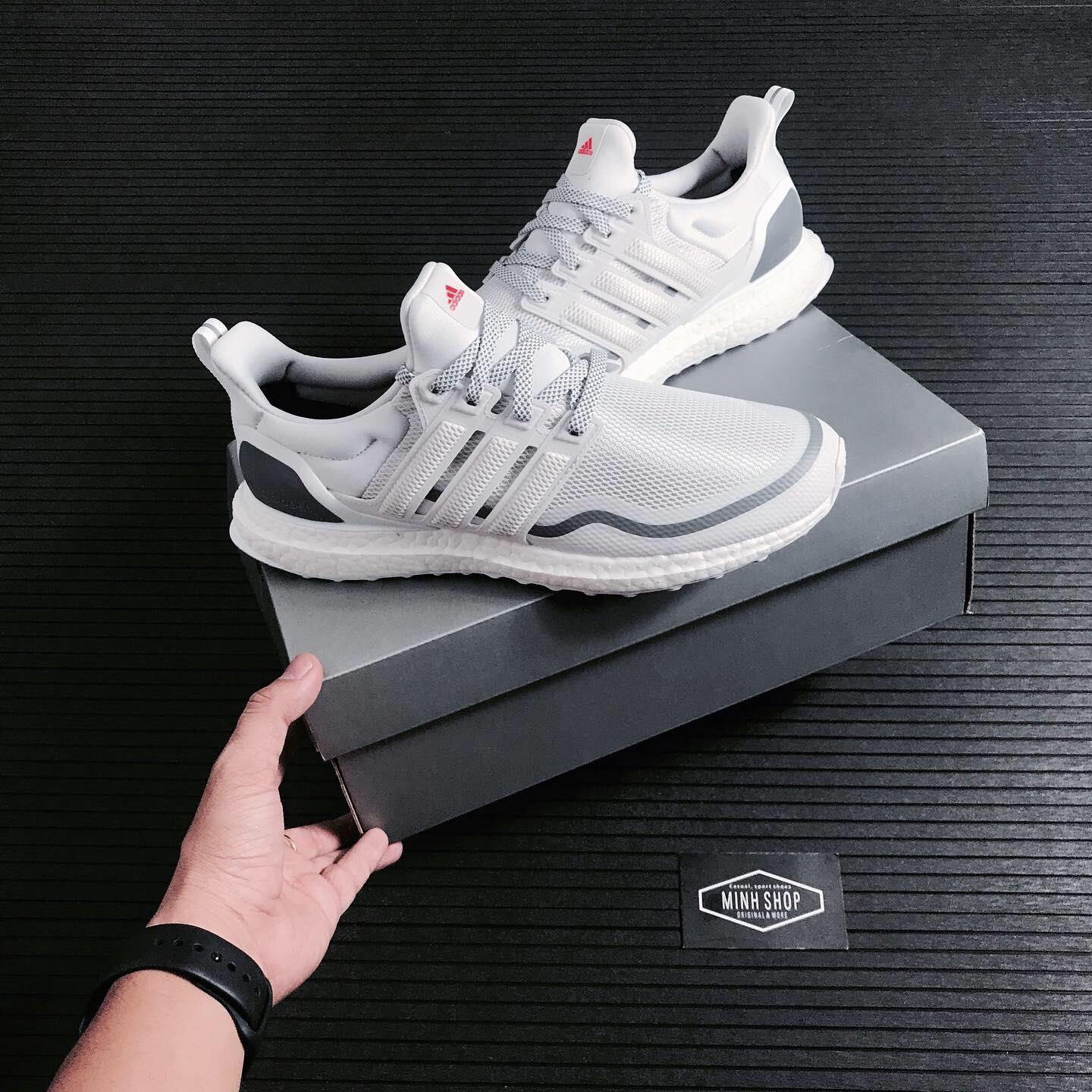 Ultraboost reflective crystal store white