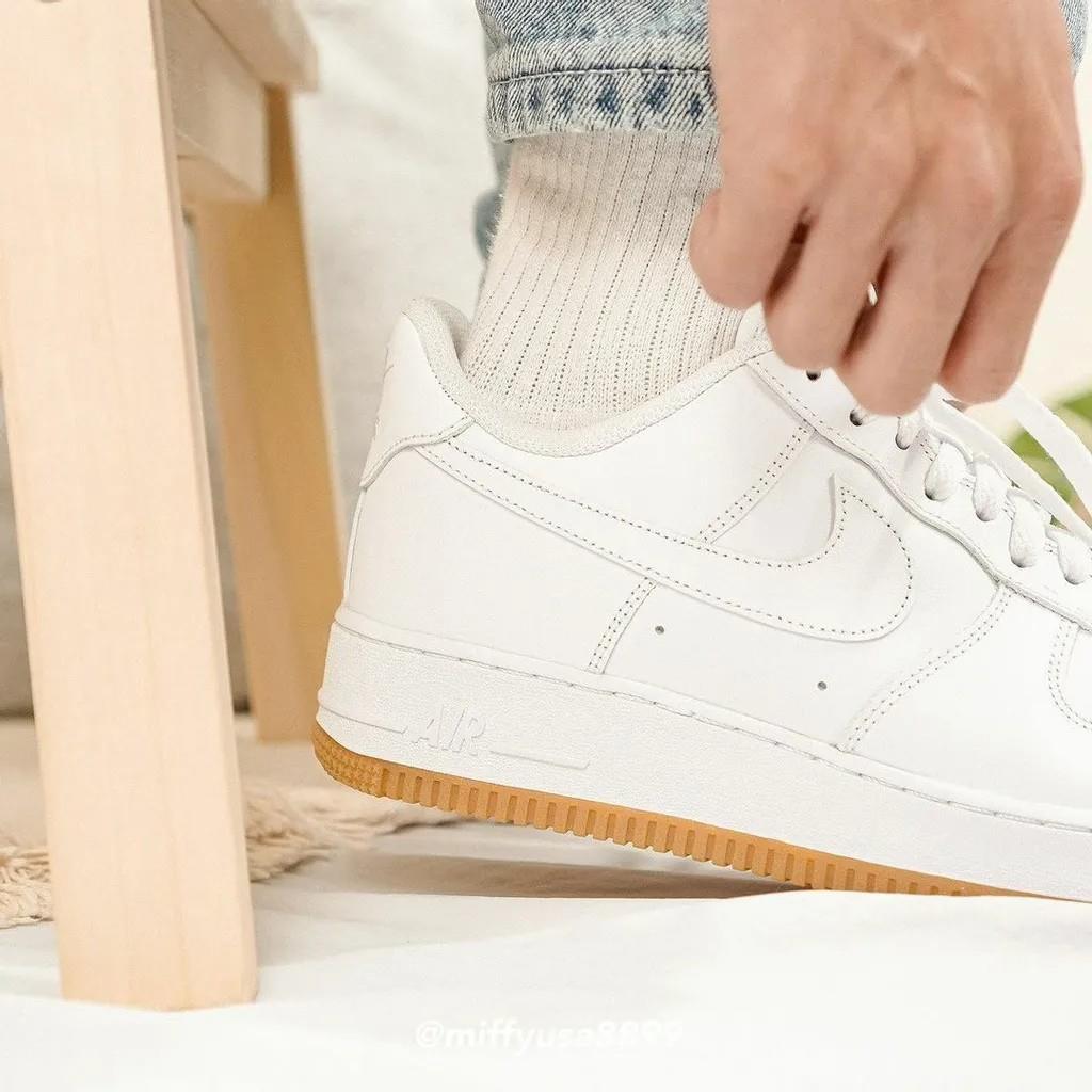Mua NIKE Men's Air Force 1 '07 Lv8 2 Basketball Shoe trên Amazon Anh chính  hãng 2022 | Giaonhan247