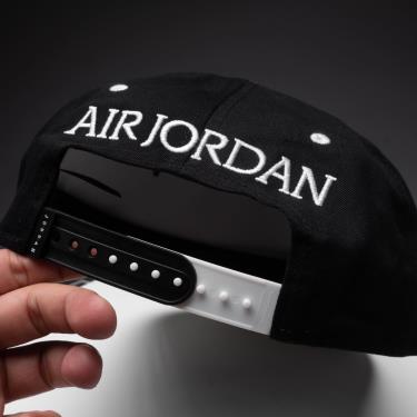 Hàng Chính Hãng Nón Nike Air Jordan Snapback Black/White 2021**