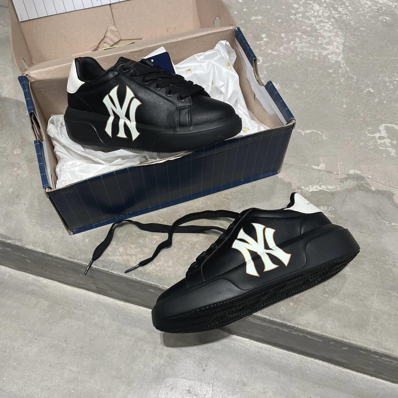 MLB Chunky Classic New York Yankees Shoes Black 3ASXXA11N-50BKS