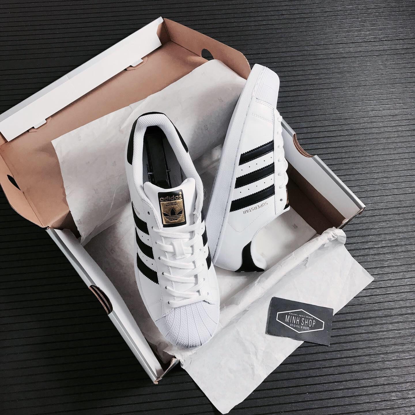 Adidas superstar outlet gold stamp