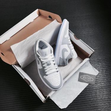 Hàng Chính Hãng Nike Air Jordan 1 Low White/Grey 2021** Hàng Chính Hãng Nike Air Jordan 1 Low White/Grey 2021**