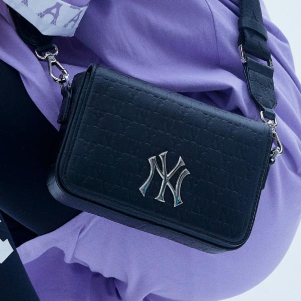 Túi MLB Monogram Hoodie Bag NY Túi da MLB đeo chéo khoác vai nam