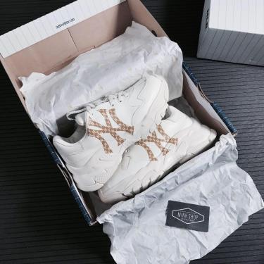 Hàng Chính Hãng MLB Big Ball Chunky Monogram LT New York 2020** Hàng Chính Hãng MLB Big Ball Chunky Monogram LT New York 2020**