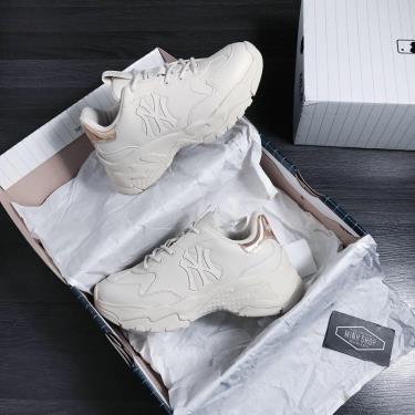 Hàng Chính Hãng MLB Big Ball Chunky Shiny New York Yankees Cream/Gold 2021** Hàng Chính Hãng MLB Big Ball Chunky Shiny New York Yankees Cream/Gold 2021**