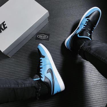 💲Highest Rated💲 Hàng Chính Hãng Nike Air Jordan 1 Low 'University Blue Black' 2021** 553558 403 💲Highest Rated💲 Hàng Chính Hãng Nike Air Jordan 1 Low 'University Blue Black' 2021** 553558 403