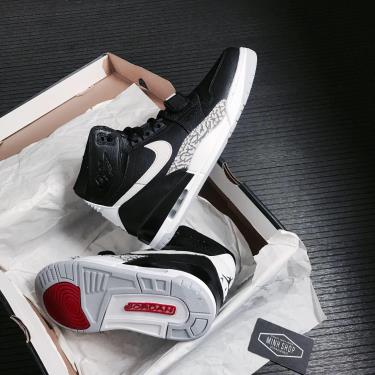 Hàng Chính Hãng Nike Jordan Legacy 312 Black White 2021*** [AV3922 001]