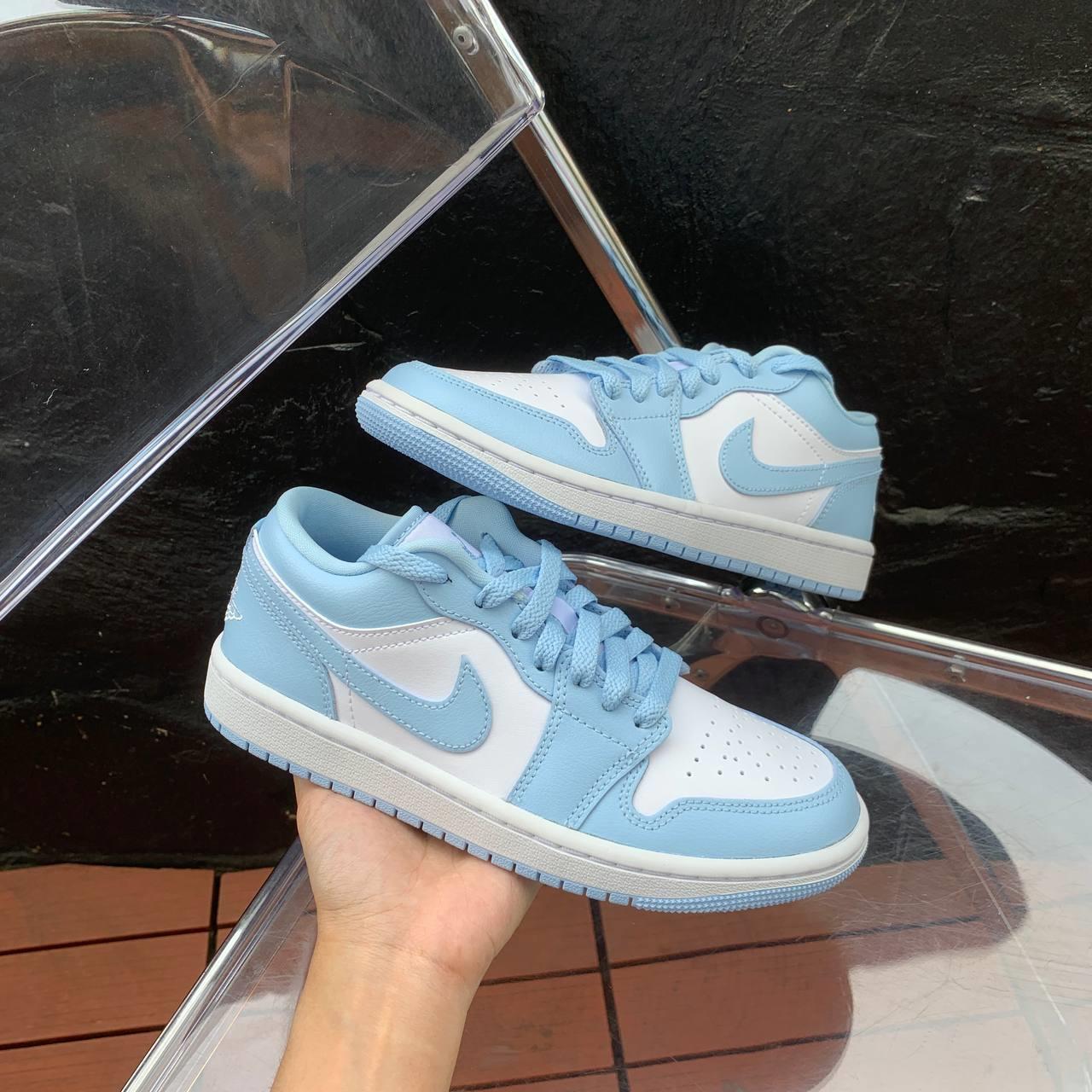 Nike WMNS Air Jordan 1 Low 