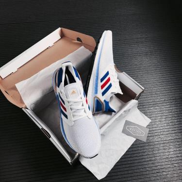 -50% ADIDAS ULTRA BOOST 6.0 WHITE BLUE RED METALLIC GOLD [FY9039]