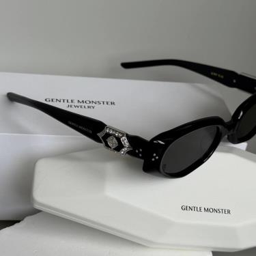 Kính Gentle Monster Ruvy Van 01
