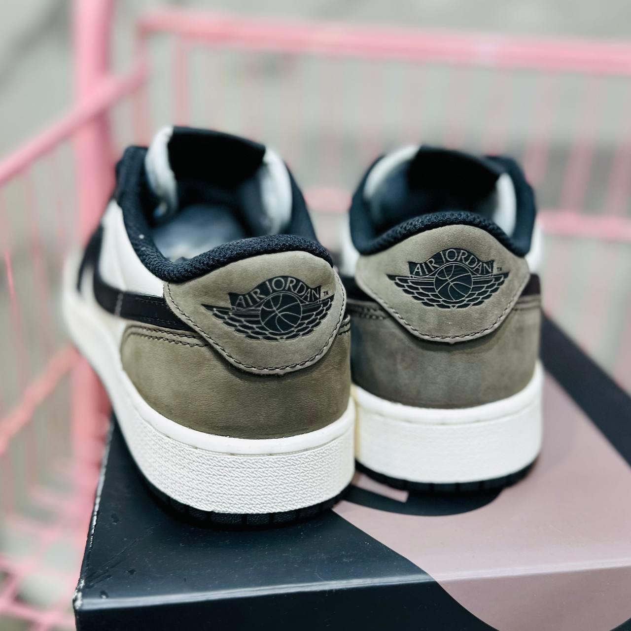 Giày thể thao, Balo thể thao, Nón thể thao, Thương hiệu giày nổi tiếng, Giày Adidas, Giày Nike, Balo Nike, Balo Adidas, Nón Nike, Nón Adidas