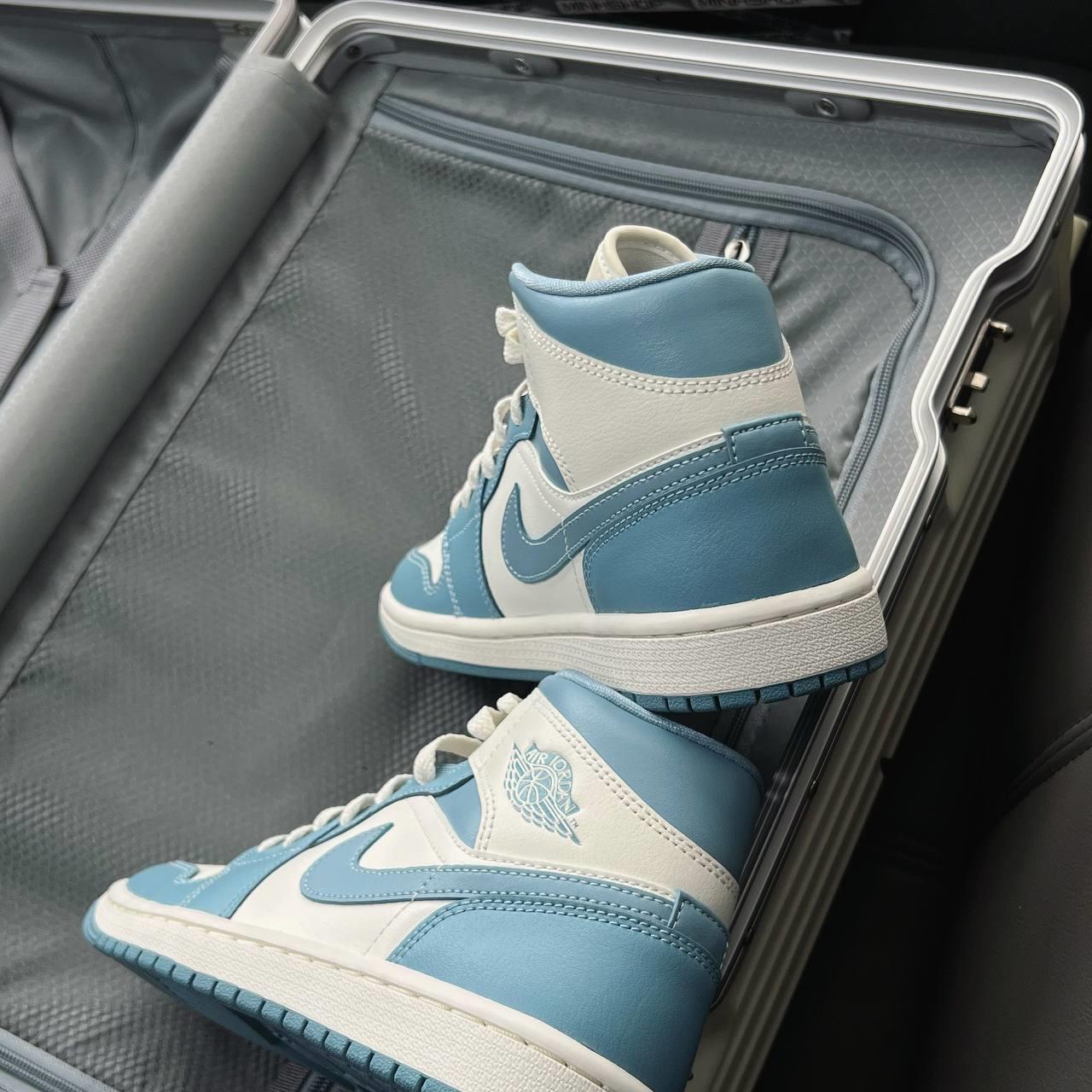 Minhshop.vn - Giày Nike Air Jordan 1 Mid University Blue [BQ6472 141]