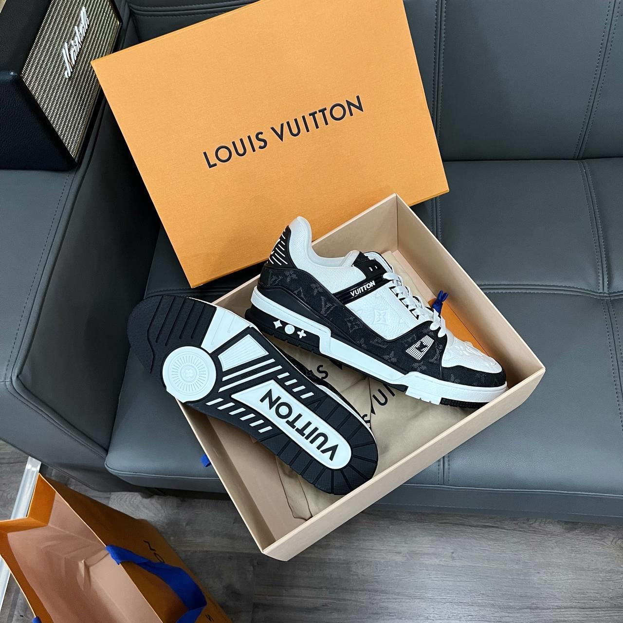 Giày Louis Vuitton LV Trainer White Black White  HS Sneaker