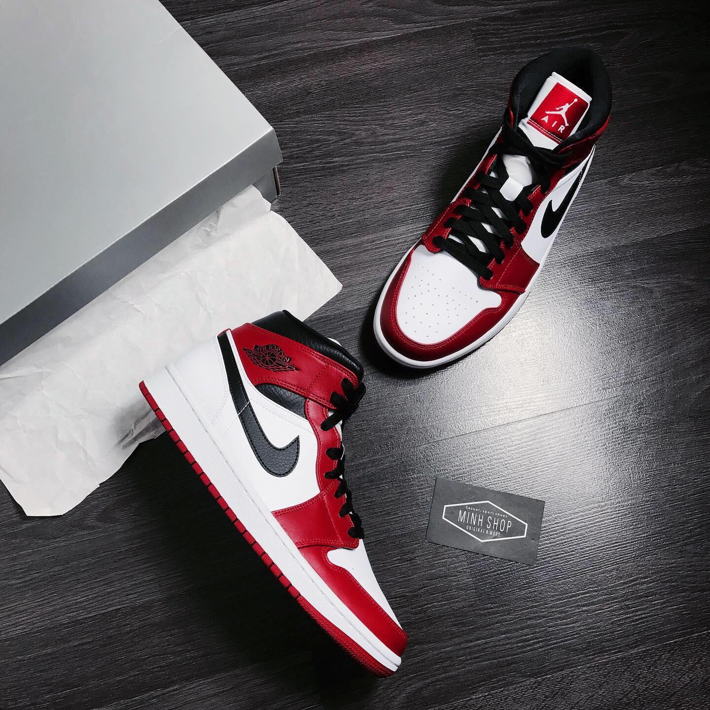 red and white jordan 1 chicago