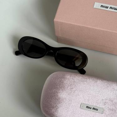 Kính Miu Miu Sunglasses ''Black'' [SMU 06Z 1AB5S0] - Image 1