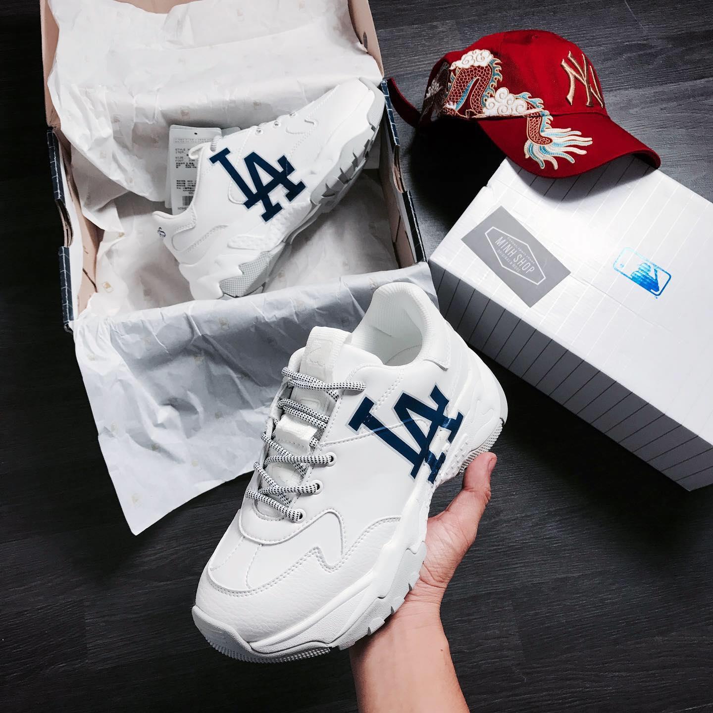 Giày MLB LA Dodgers Sneaker  Big Ball Chunky A màu trắng Size 235  Y2K  Shop  Thời trang thế kỷ 21