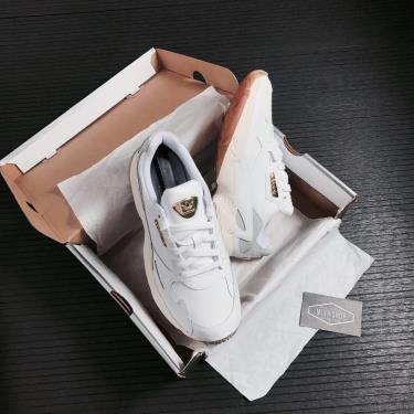 Hàng Chính Hãng Adidas Falcon White/Gum 2021** FV8279 Hàng Chính Hãng Adidas Falcon White/Gum 2021** FV8279