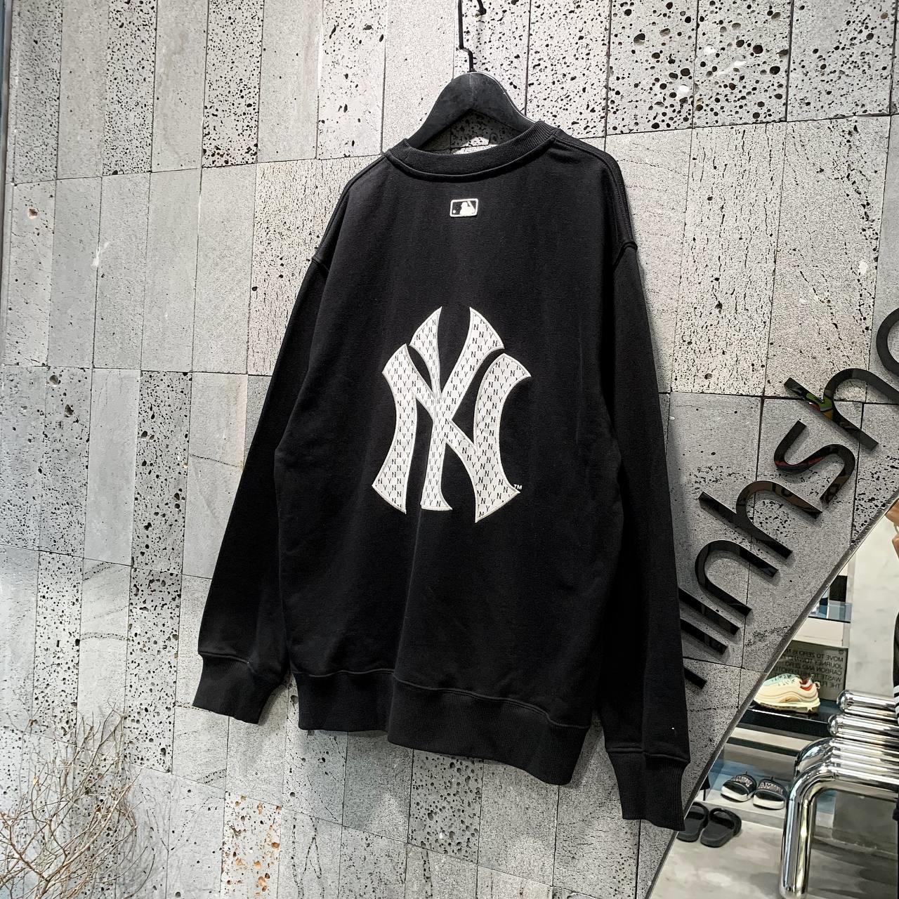 MLB Like 21 Planet Overfit Short Sleeve TShirt New York Yankees Womens  Fashion Tops Other Tops on Carousell