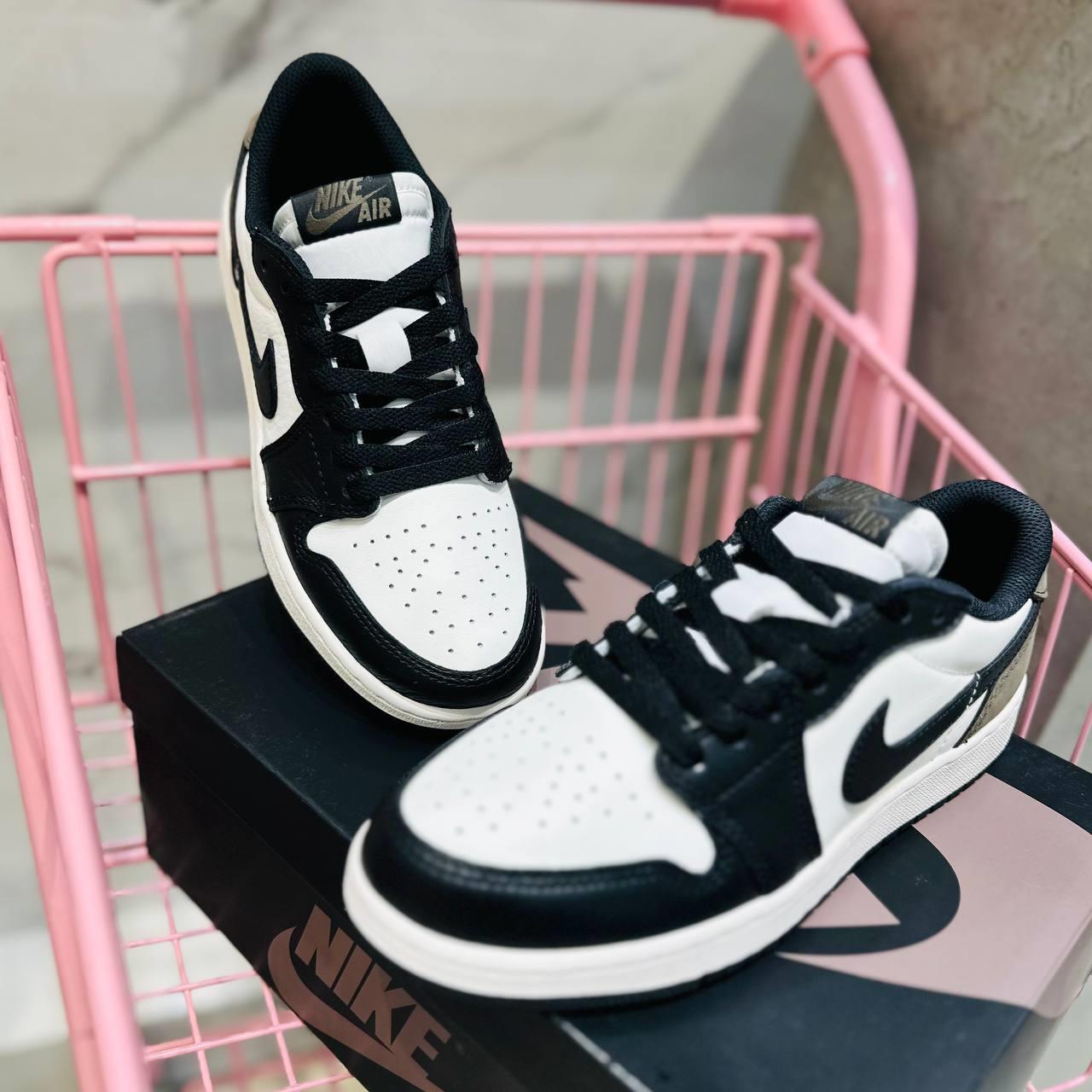 Giày thể thao, Balo thể thao, Nón thể thao, Thương hiệu giày nổi tiếng, Giày Adidas, Giày Nike, Balo Nike, Balo Adidas, Nón Nike, Nón Adidas