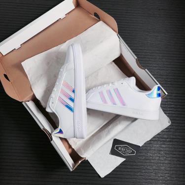 Hàng Chính Hãng Adidas Grand Court Hologram *2021* BEST SELLER - FW1274 hang-chinh-hang-adidas-grand-court-hologram-2021-best-seller-fw1274
