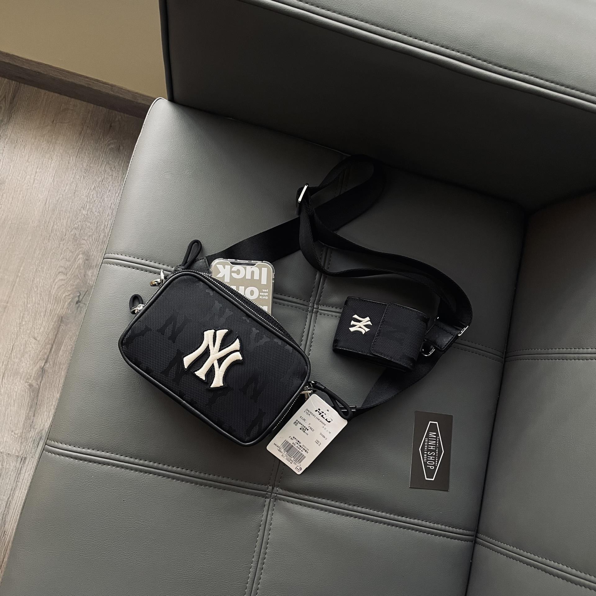 MLB Korea - Nylon Hobo Bag 50BKS - New York Yankees