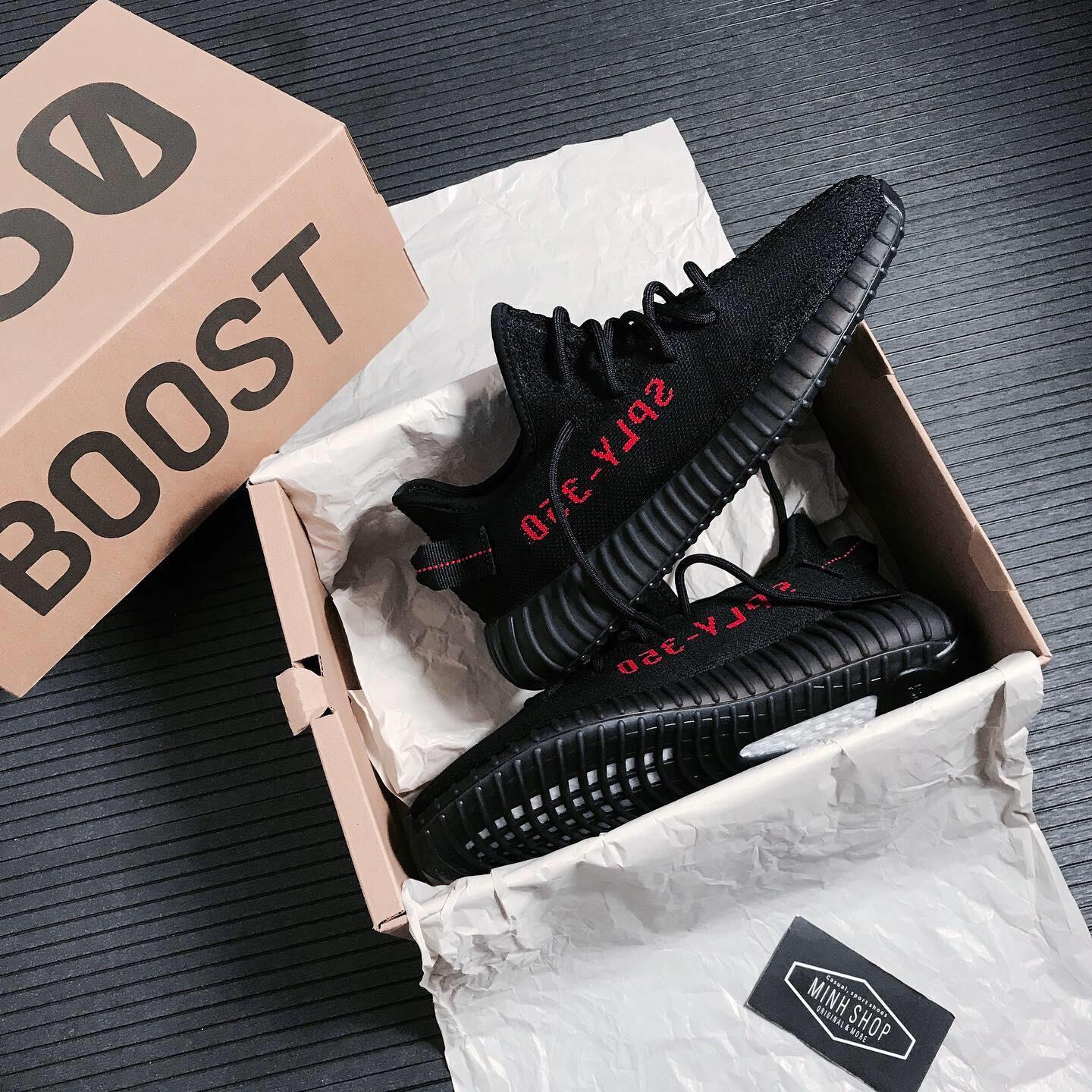 Adidas yeezy boost hot sale 35 v2 black footlocker